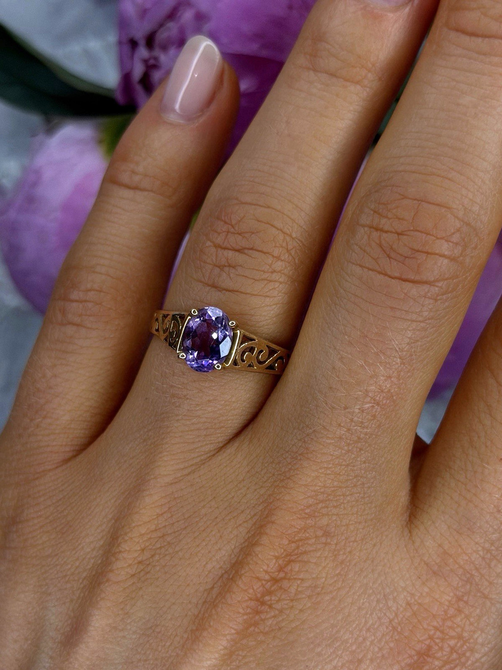 10K Yellow Gold Amethyst Filigree Design Ring Size 7.5